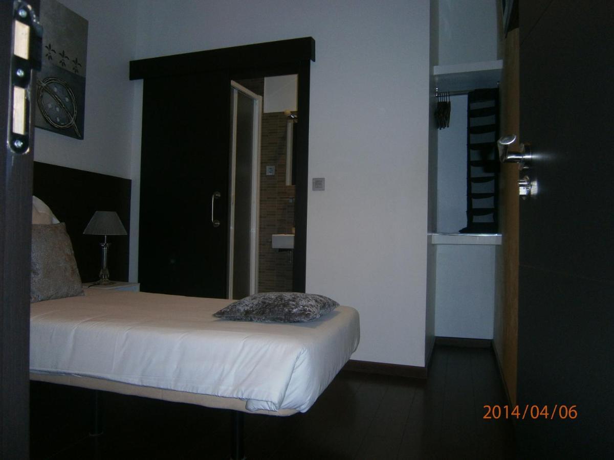 Thc Latina Hostel Madrid Room photo