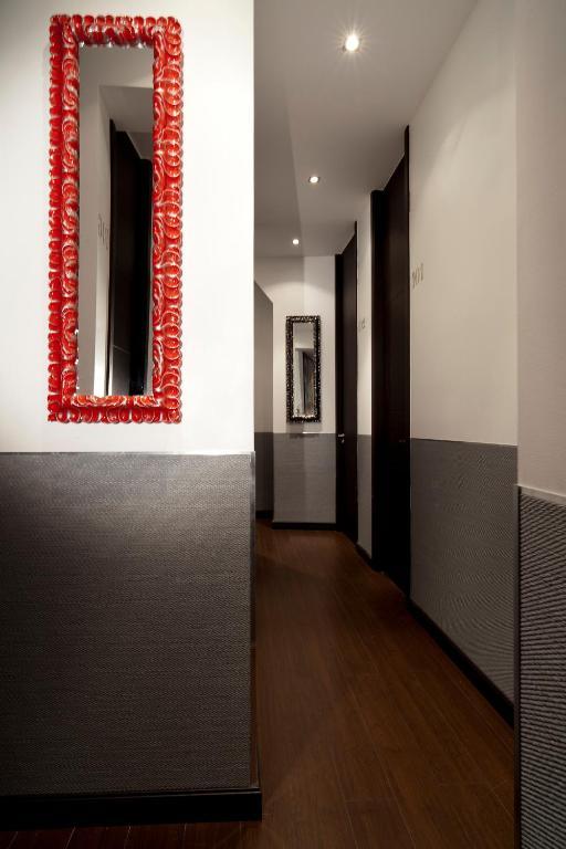 Thc Latina Hostel Madrid Exterior photo